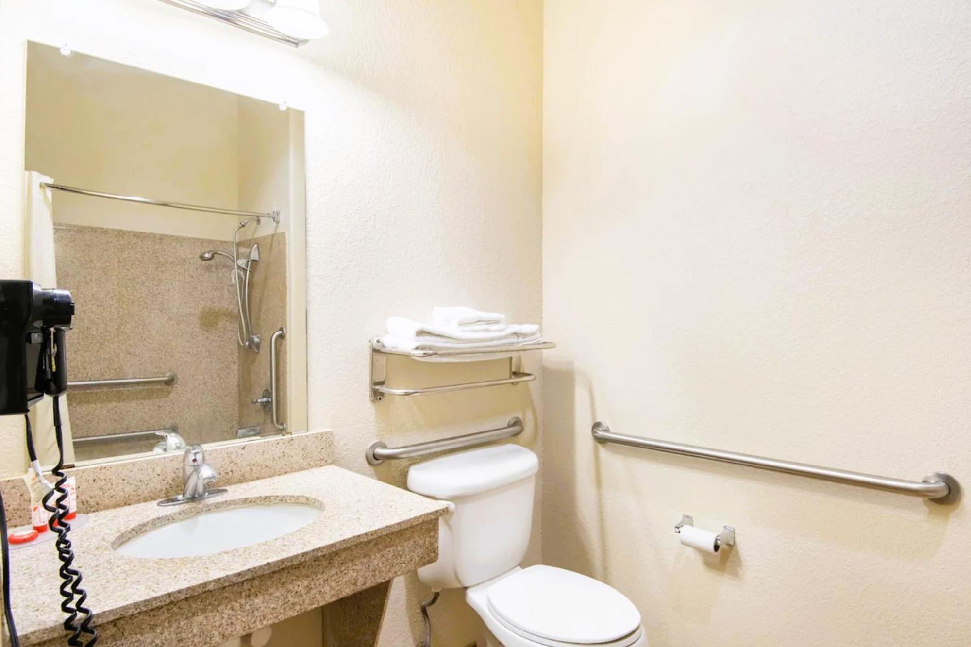 Oyo Townhouse Clute Lake Jackson 외부 사진