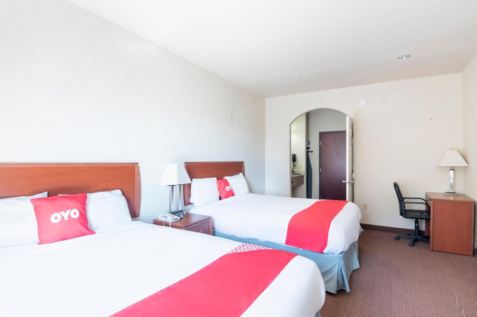 Oyo Townhouse Clute Lake Jackson 외부 사진