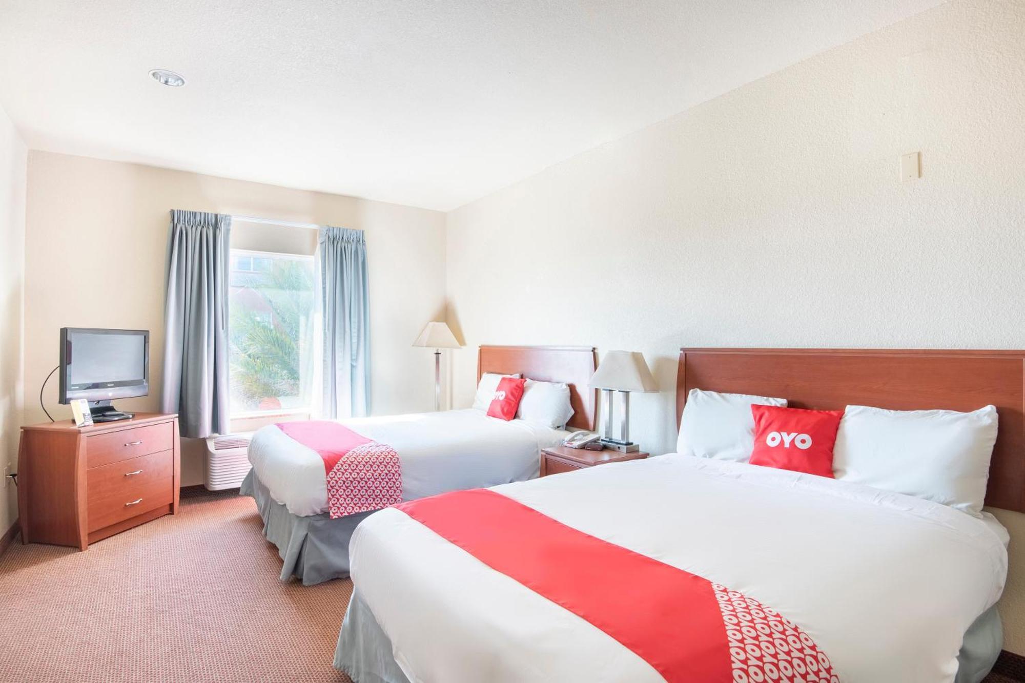 Oyo Townhouse Clute Lake Jackson 외부 사진